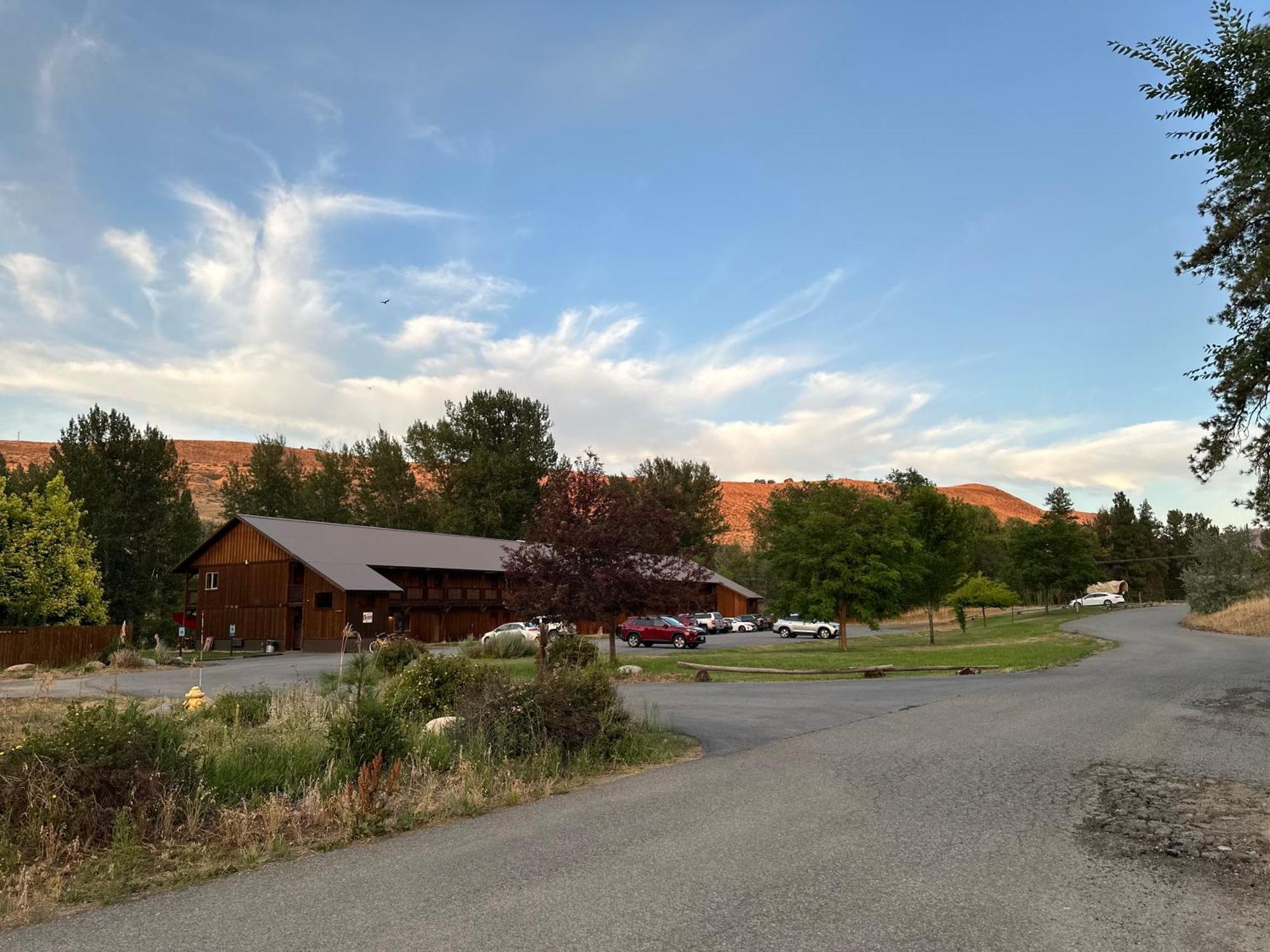 Methow River Lodge And Cabins Уинтроп Екстериор снимка