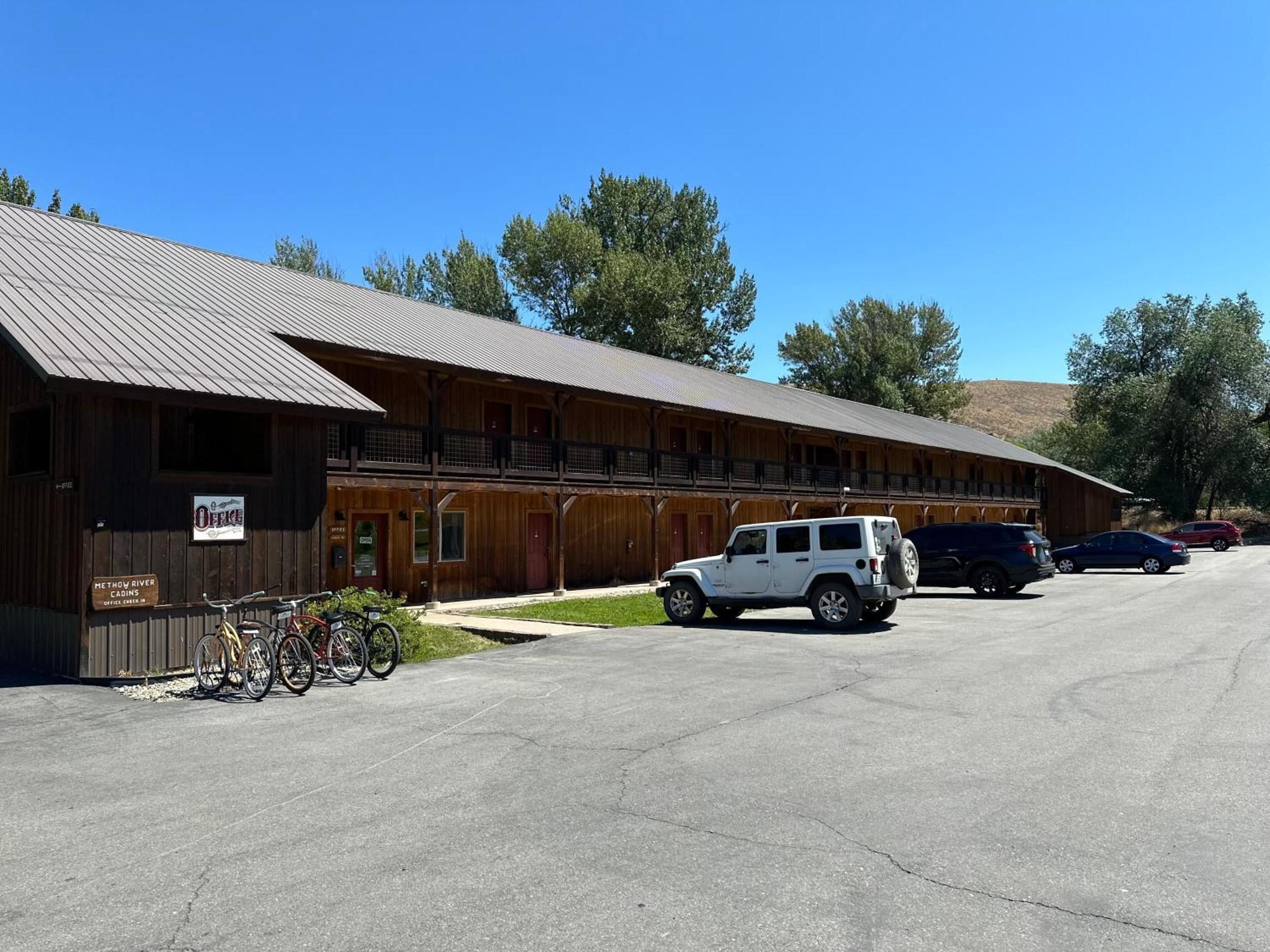 Methow River Lodge And Cabins Уинтроп Екстериор снимка