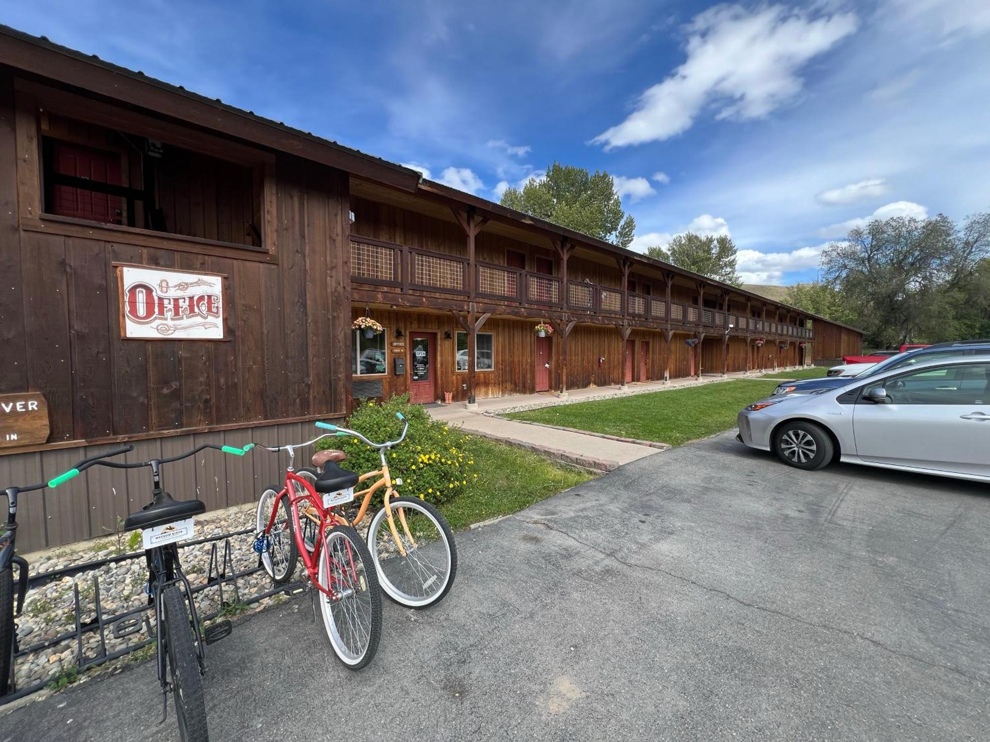 Methow River Lodge And Cabins Уинтроп Екстериор снимка
