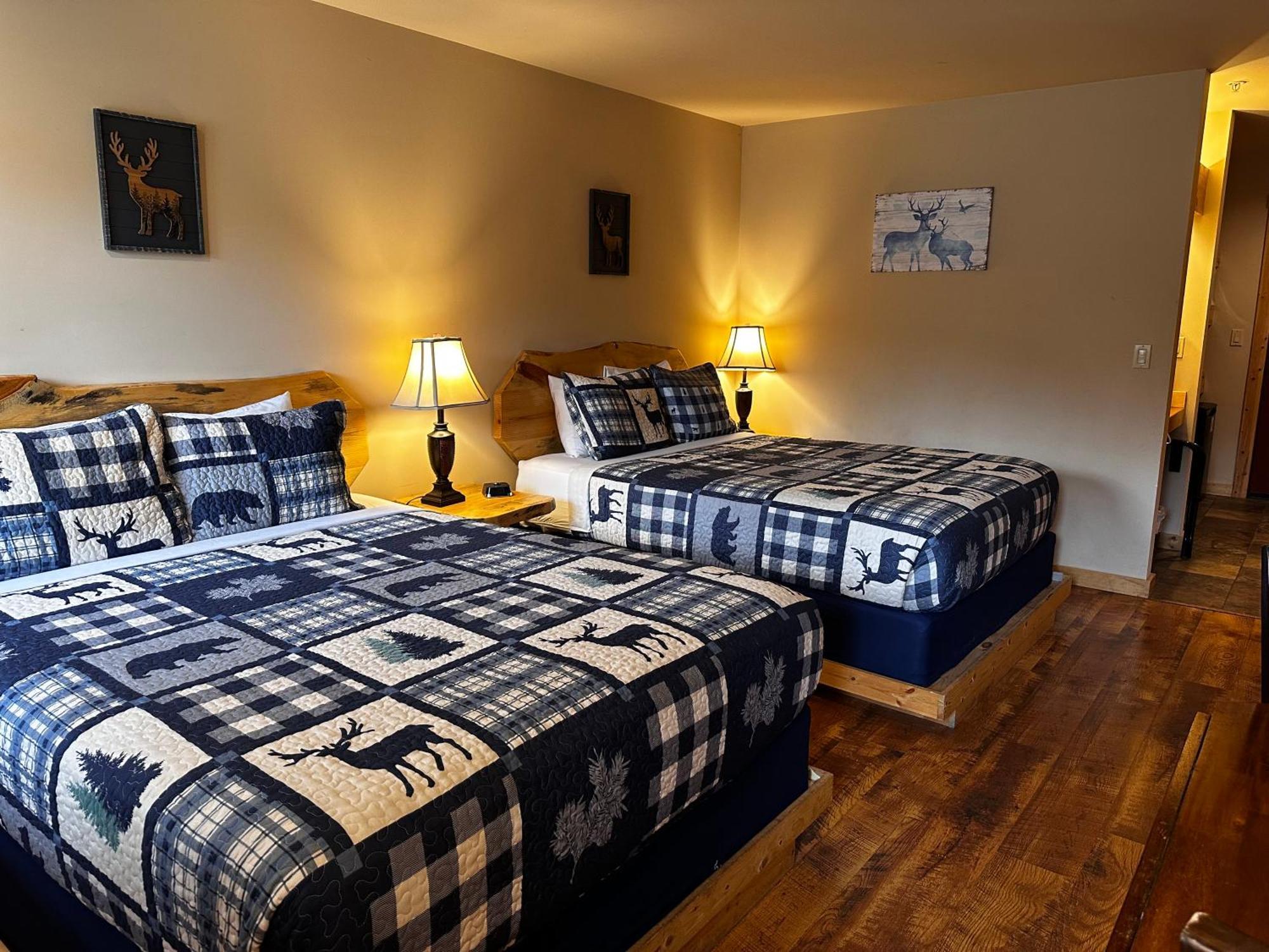 Methow River Lodge And Cabins Уинтроп Екстериор снимка