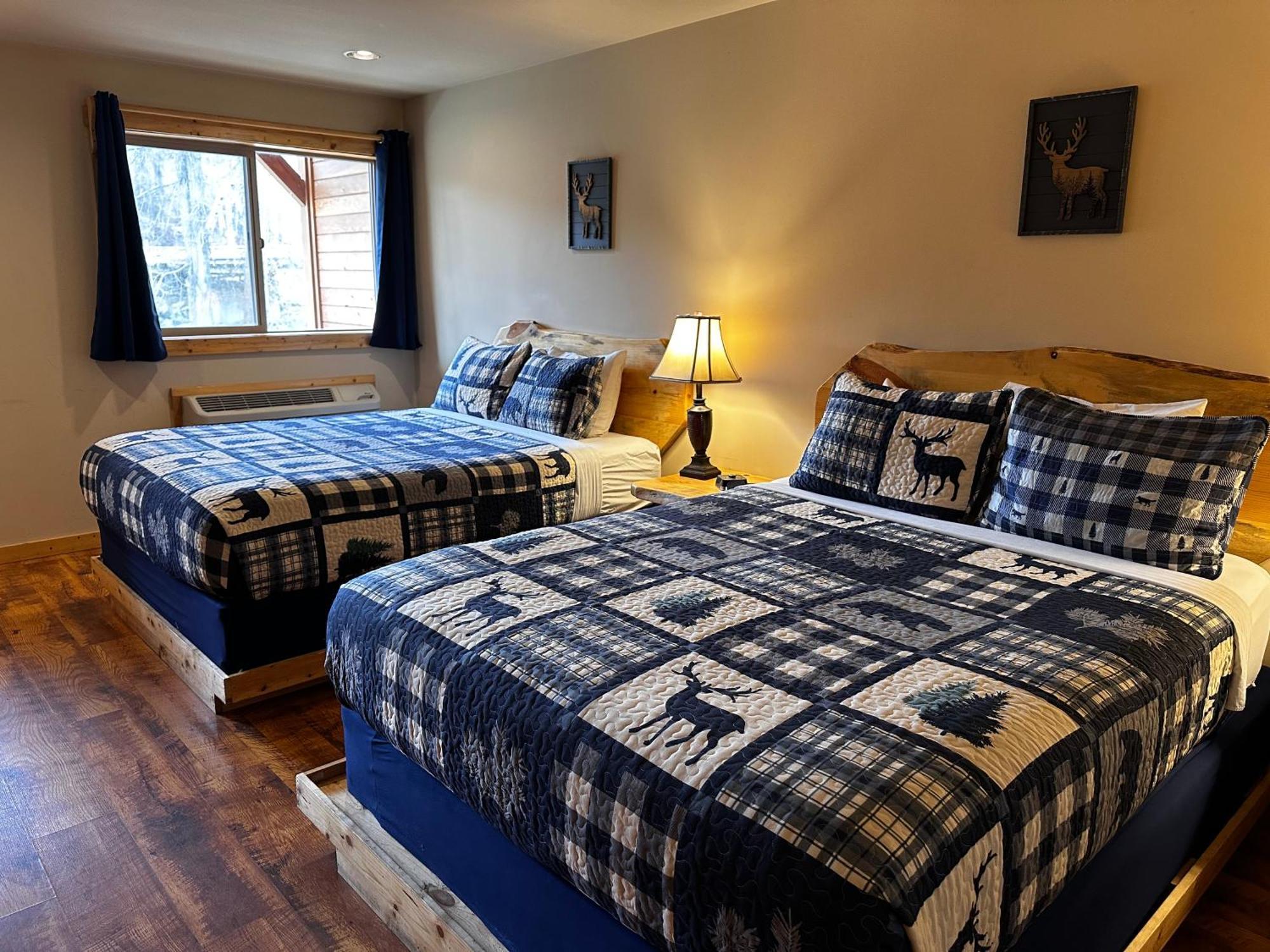 Methow River Lodge And Cabins Уинтроп Екстериор снимка