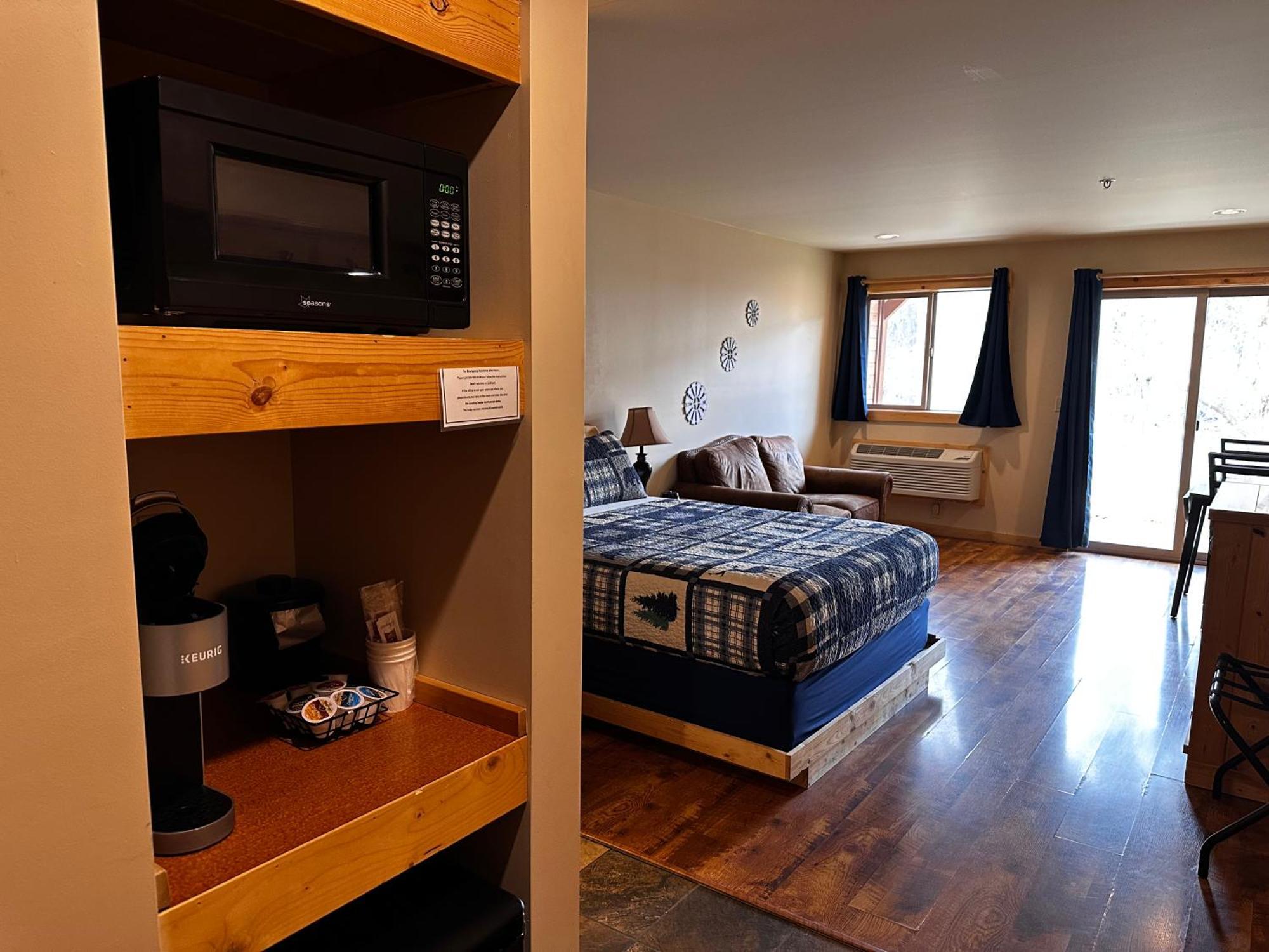 Methow River Lodge And Cabins Уинтроп Екстериор снимка